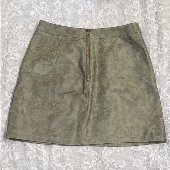 mini Skirt - vegan leather - Picture 2 of 2